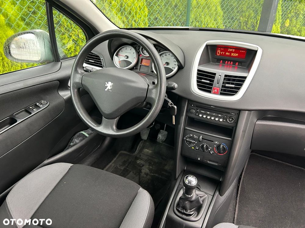 Peugeot 207 1.4 Presence Grand Prix - 17