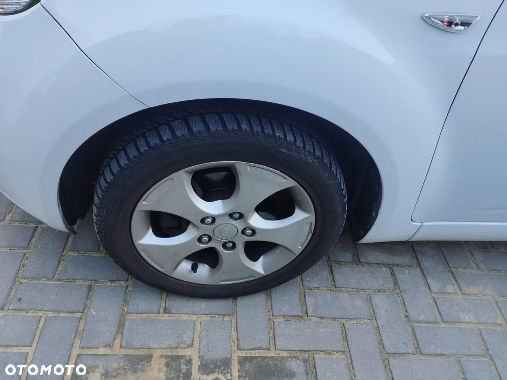 Kia Venga 1.4 CRDi 90 Vision - 4