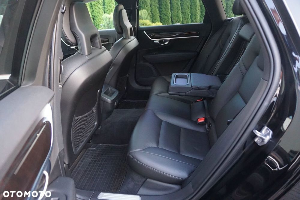 Volvo V90 D4 Momentum - 19