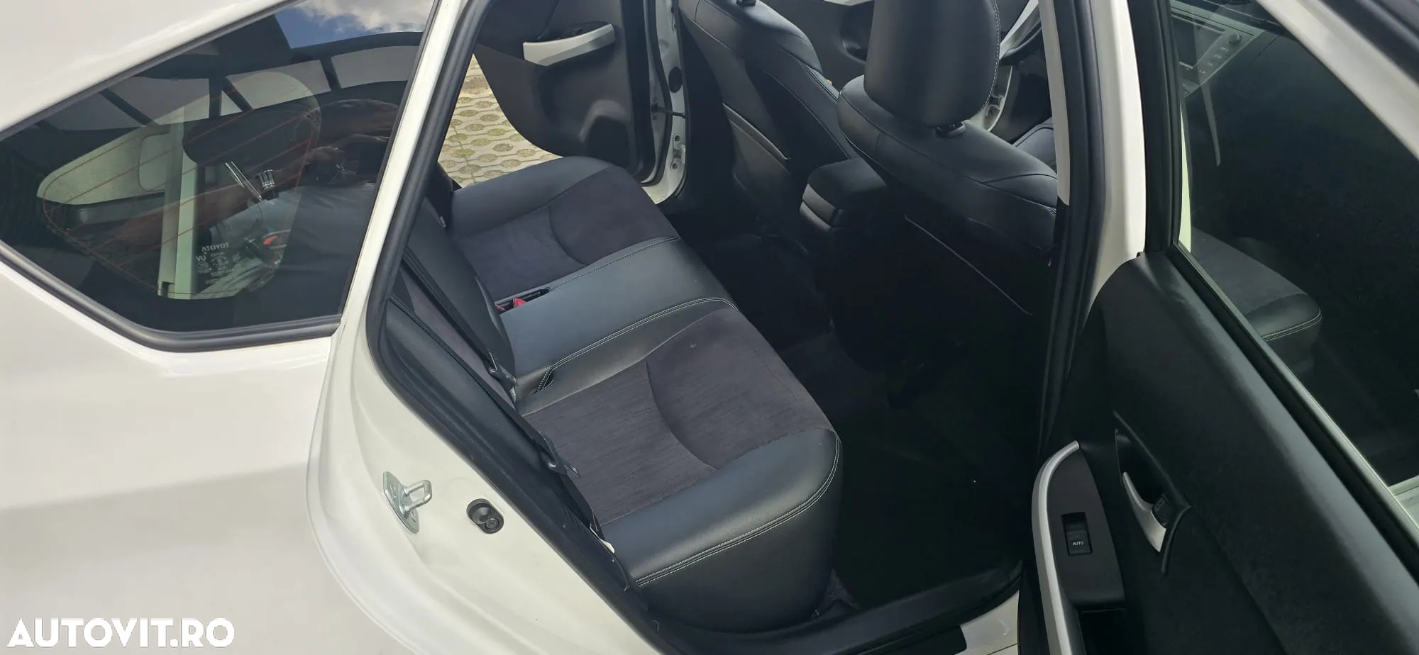 Toyota Prius (Hybrid) Executive - 7