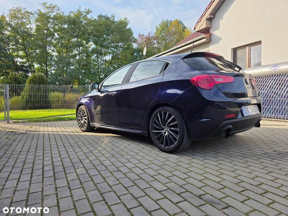 Alfa Romeo Giulietta 2012 photo 4