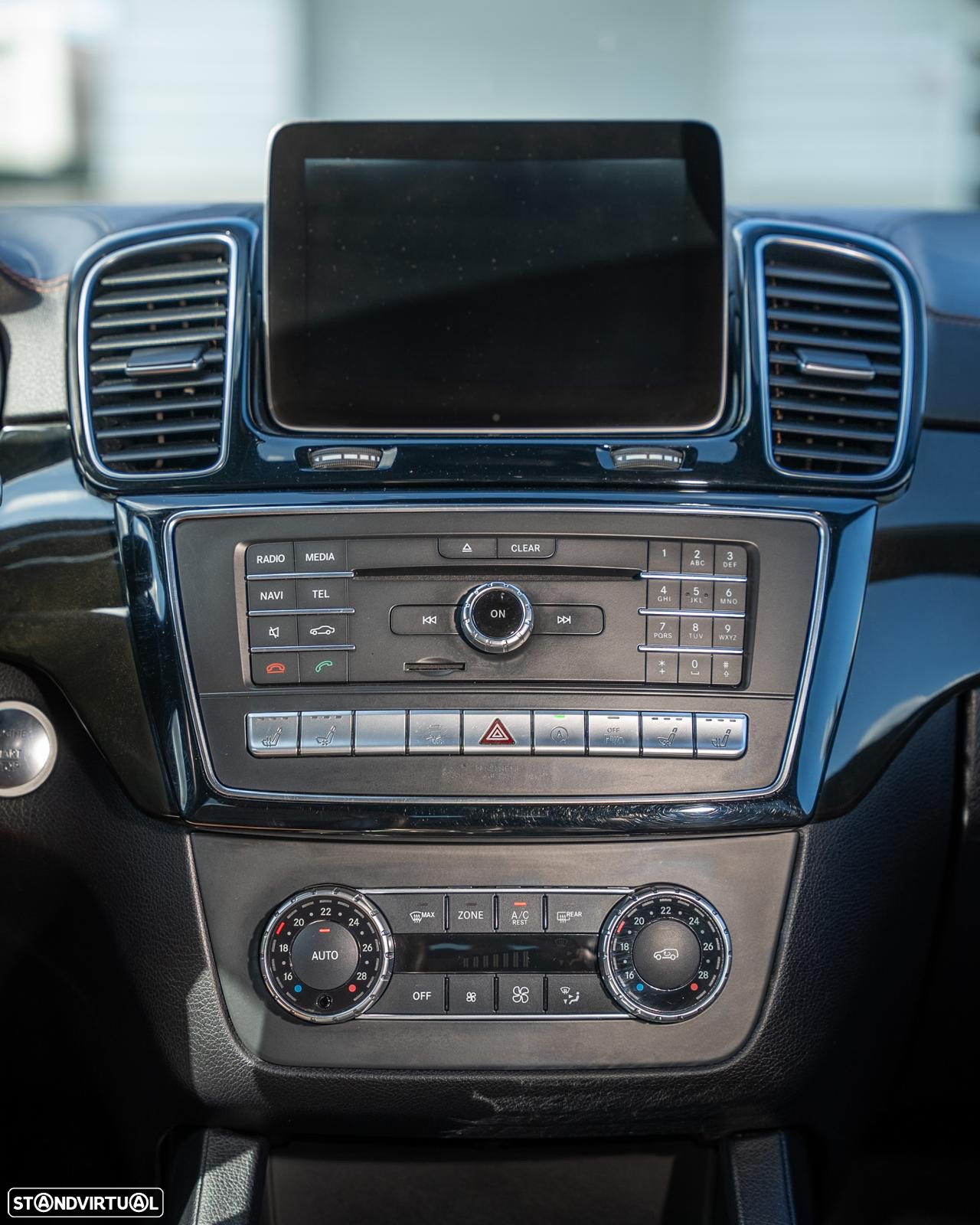 Mercedes-Benz GLE 400 4Matic 9G-TRONIC AMG Line - 23