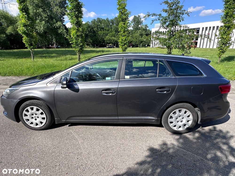 Toyota Avensis 2.0 D-4D Active - 8