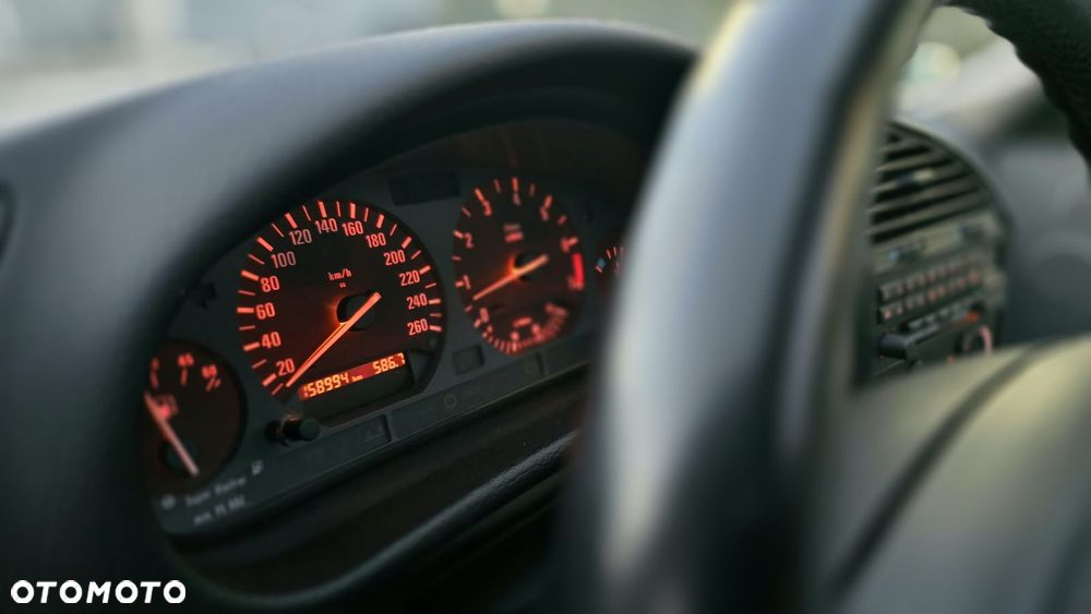 BMW Seria 3 325i - 18