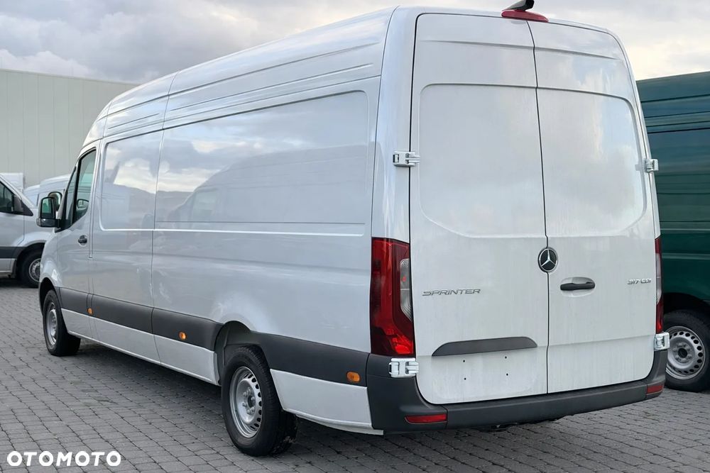 Mercedes-Benz Sprinter - 7