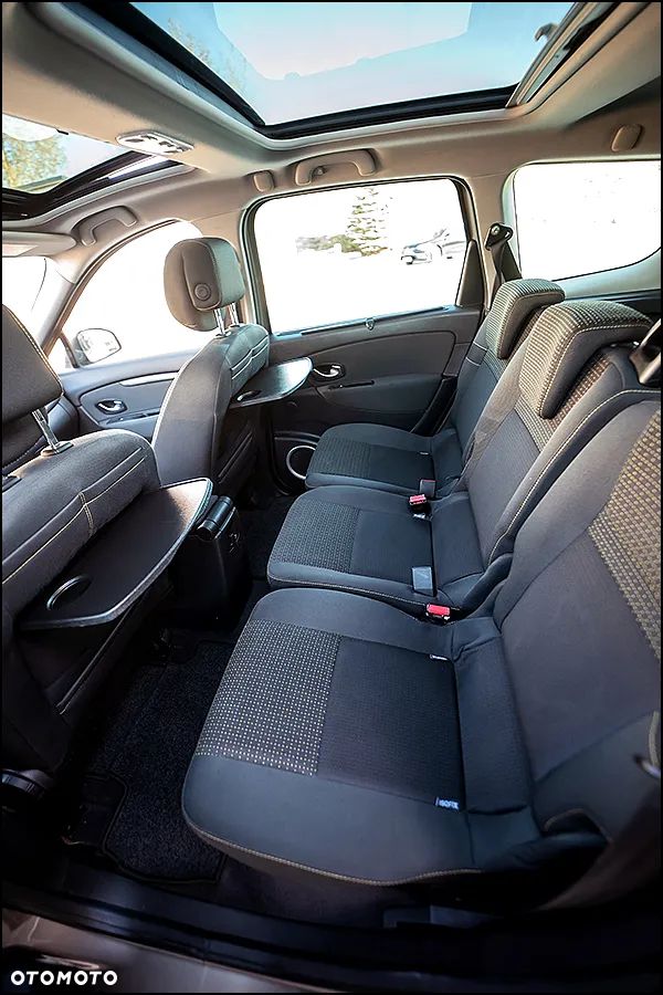 Renault Grand Scenic - 34