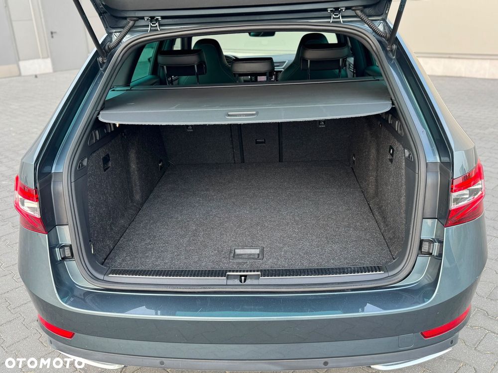 Skoda Superb 2.0 TDI DSG Sportline - 29