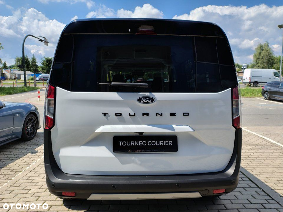 Ford Tourneo Courier - 6