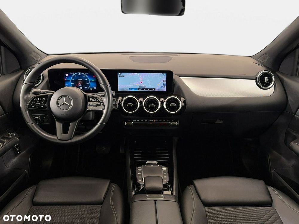 Mercedes-Benz GLA - 18