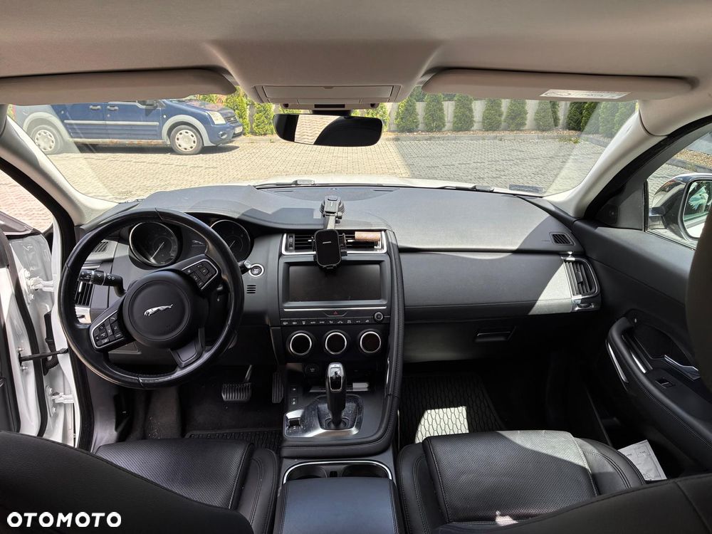 Jaguar E-Pace 2.0 i4D AWD R-Dynamic - 11