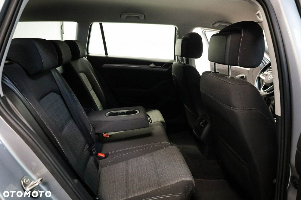 Volkswagen Passat - 27