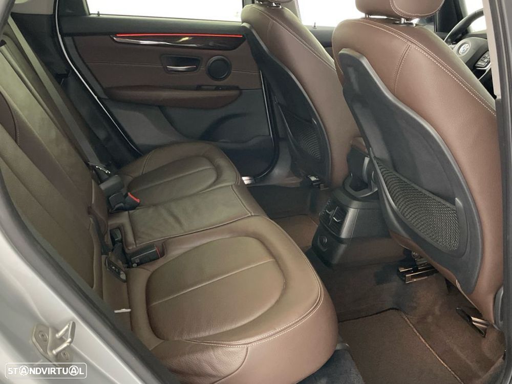 BMW 216 Active Tourer d Line Luxury - 23