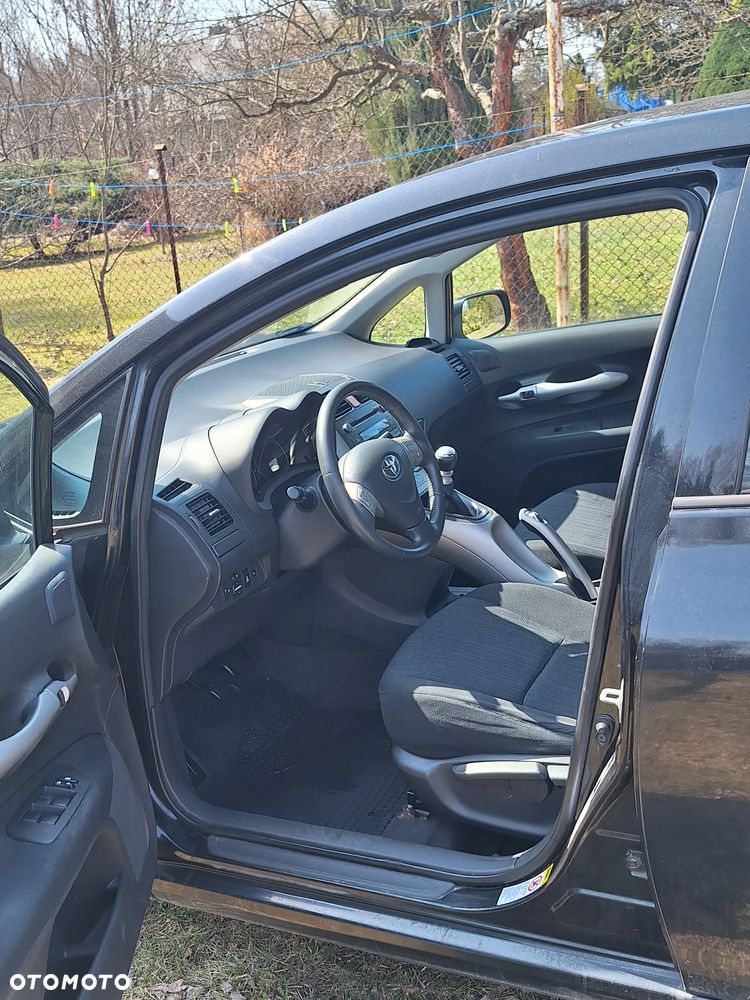 Toyota Auris 2.0 D-4D Sol - 5