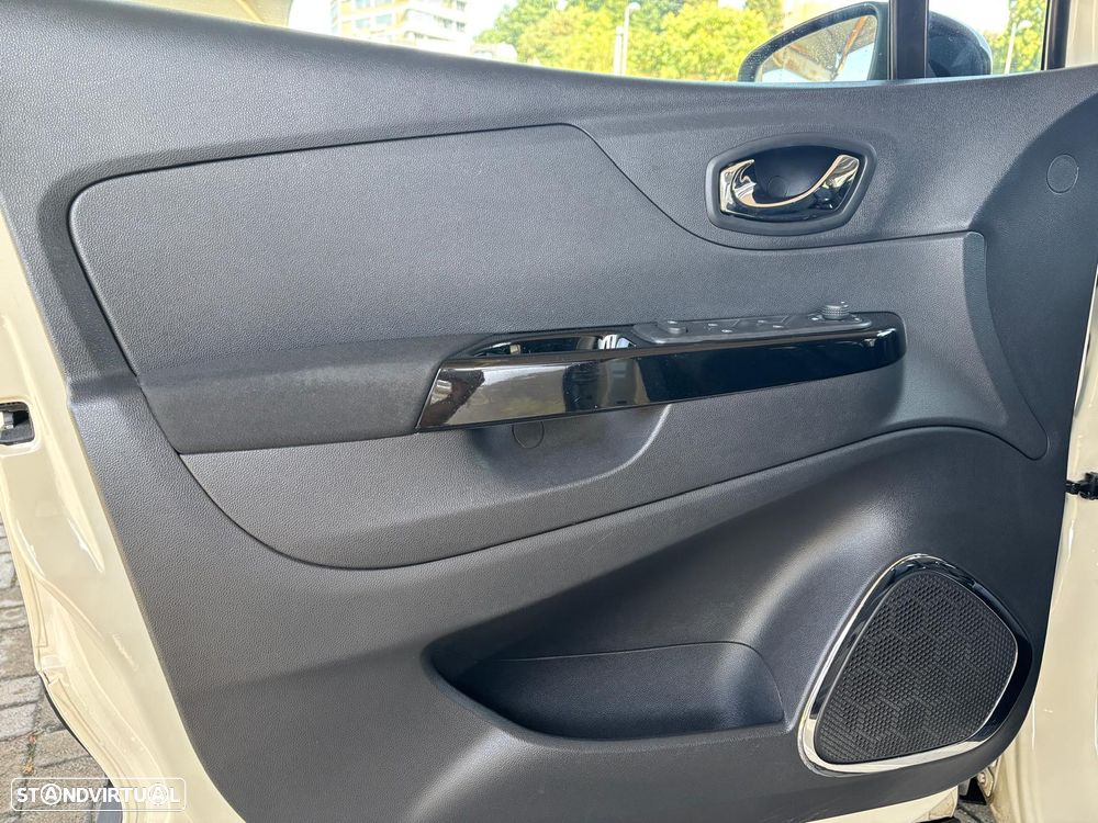 Renault Captur 1.5 dCi Exclusive - 17