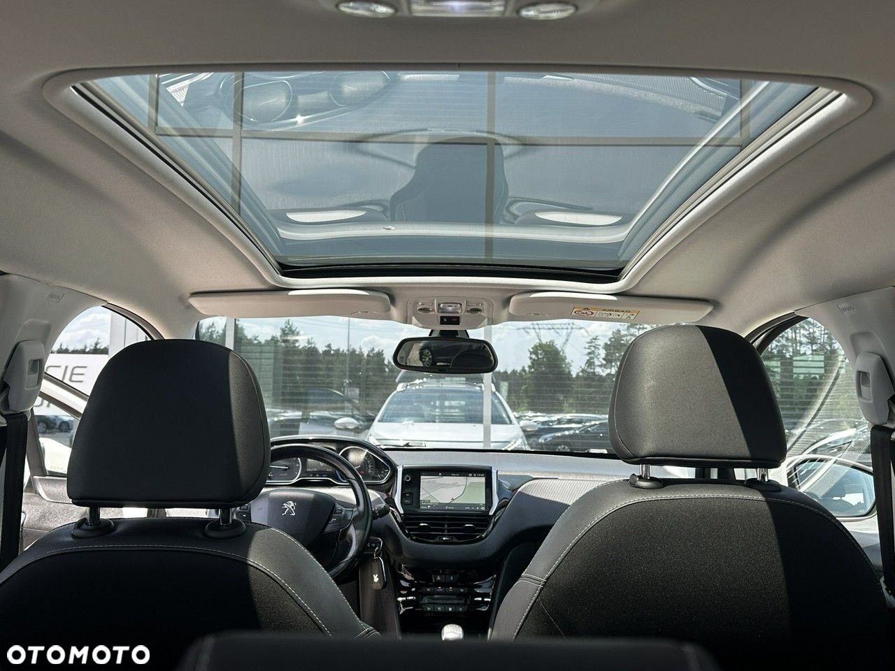 Peugeot 2008 1.2 Pure Tech Allure S&S - 25