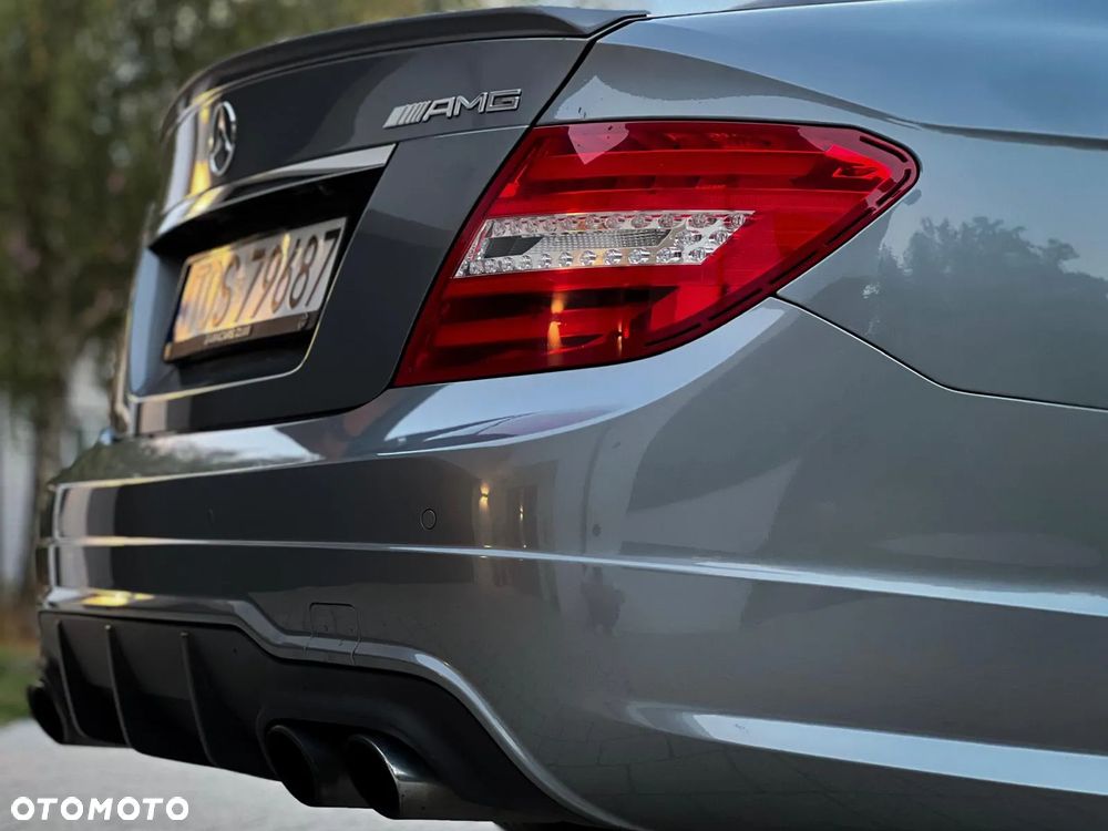 Mercedes-Benz Klasa C 63 AMG AMG SPEEDSHIFT MCT AMG Performance Package - 19