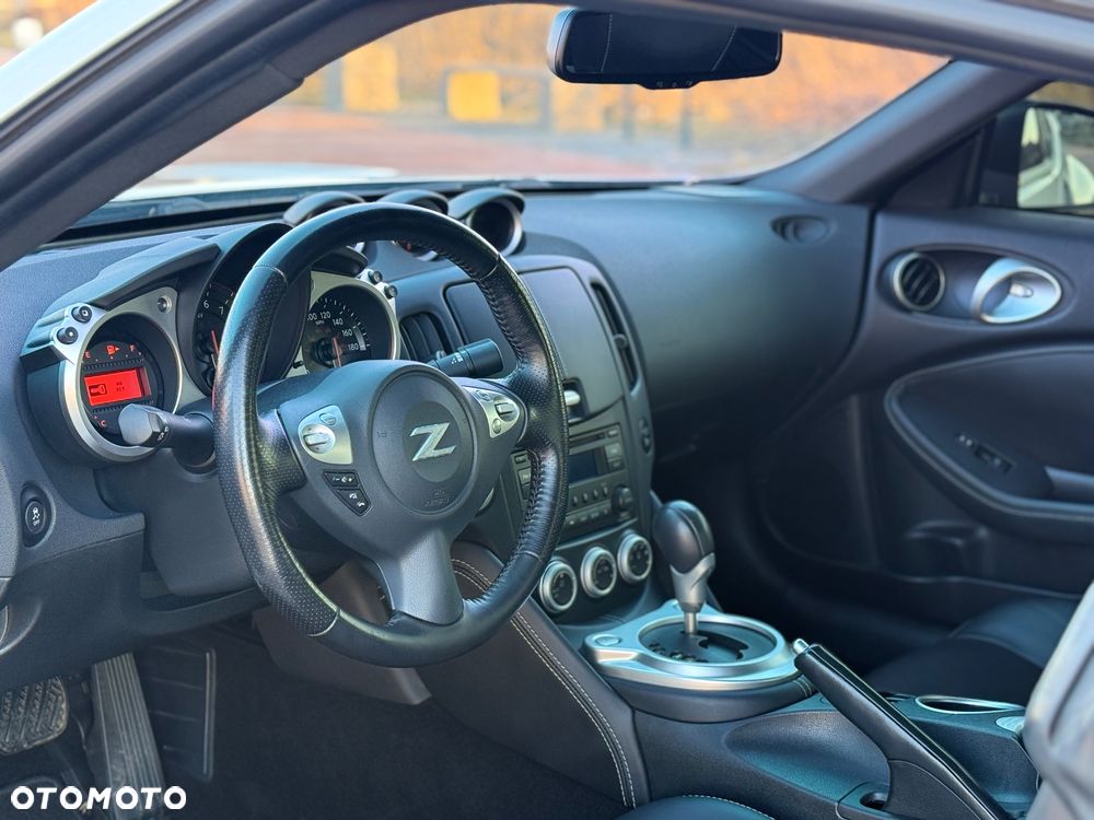 Nissan 370 Z - 12