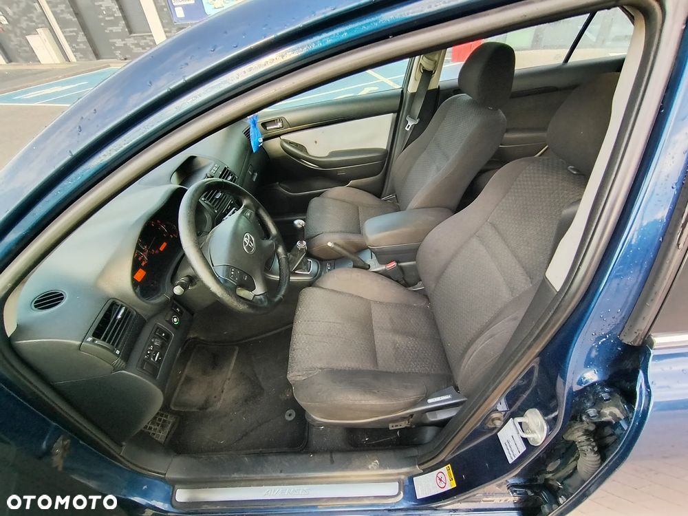Toyota Avensis 2.0 VVT-i Executive - 10