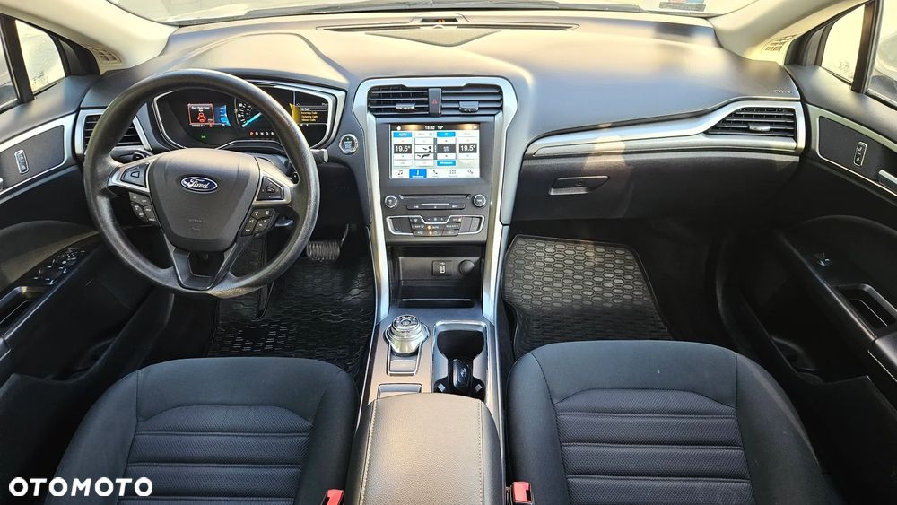 Ford Fusion - 18