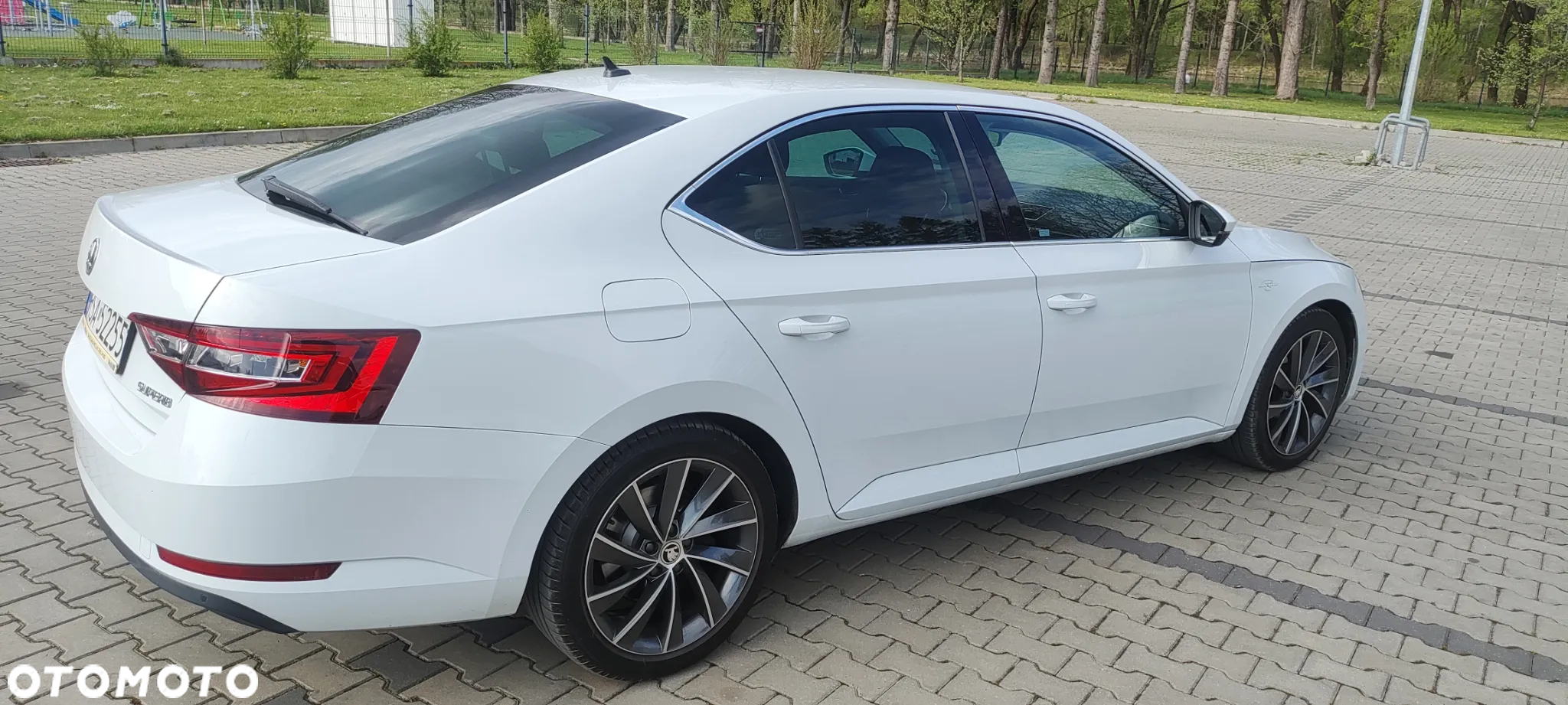 Skoda Superb 1.8 TSI L&K DSG - 17