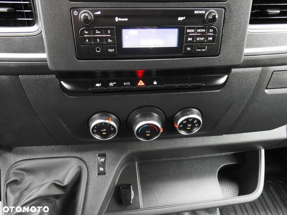 Renault MASTER PLANDEKA 8 PALET TEMPOMAT KLIMATYZACJA LEDY  165KM - 34