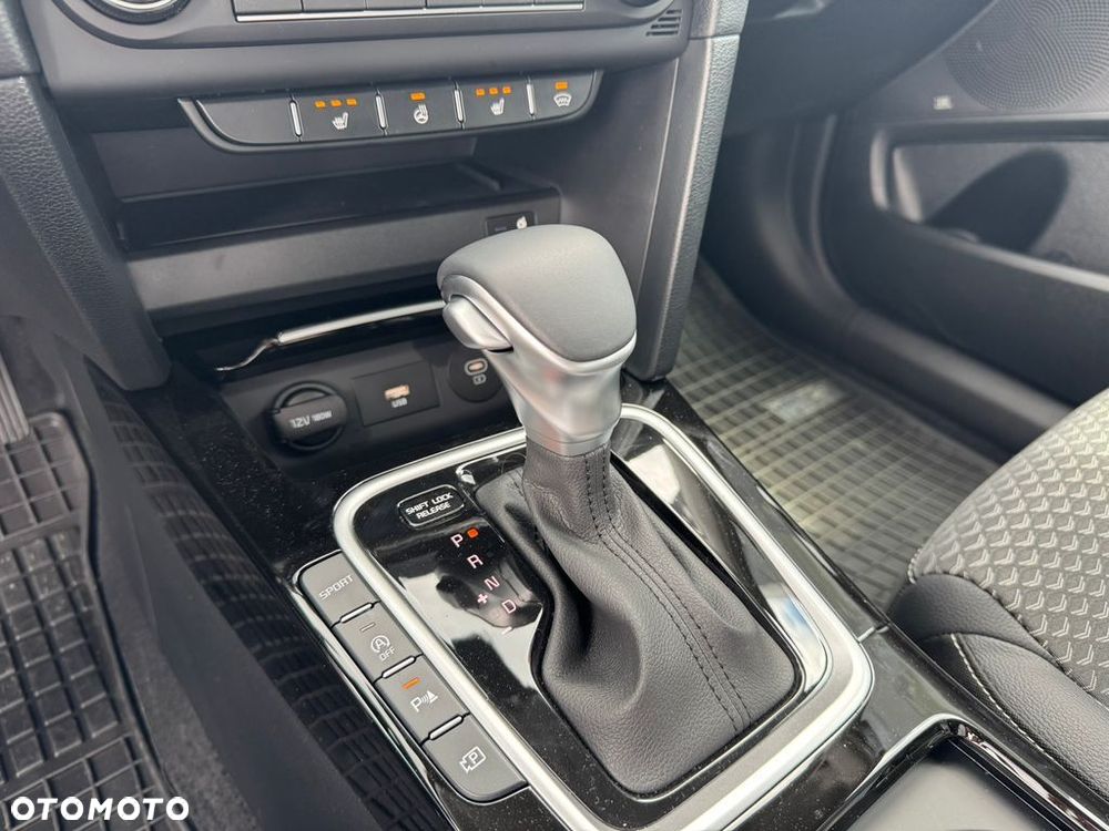 Kia XCeed 1.5 T-GDI Business Line DCT - 12