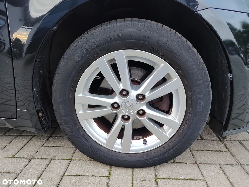 Toyota Avensis - 4