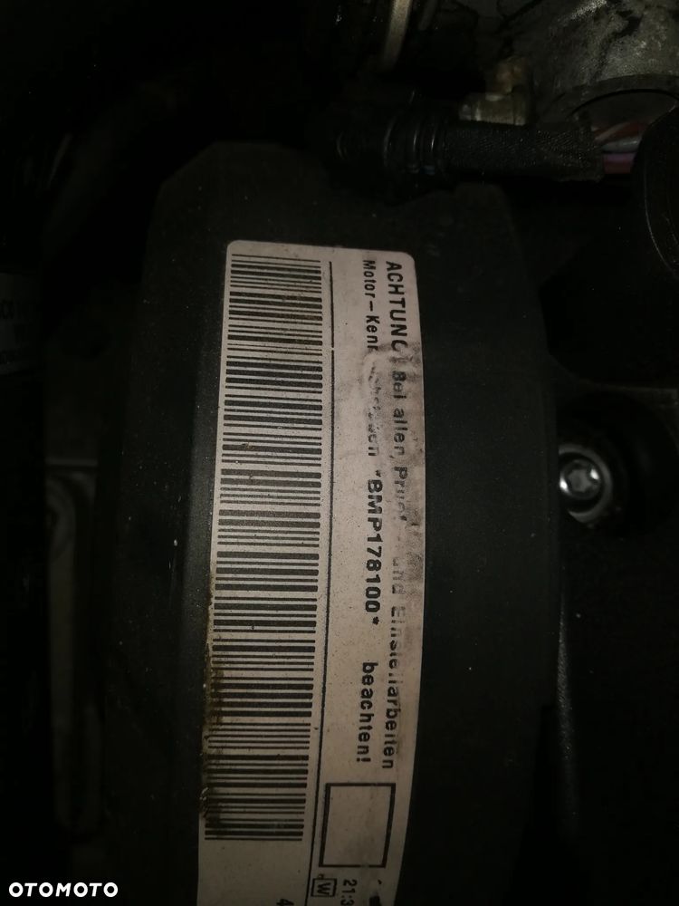 Volkswagen Passat 2.0 TDI Highline - 24