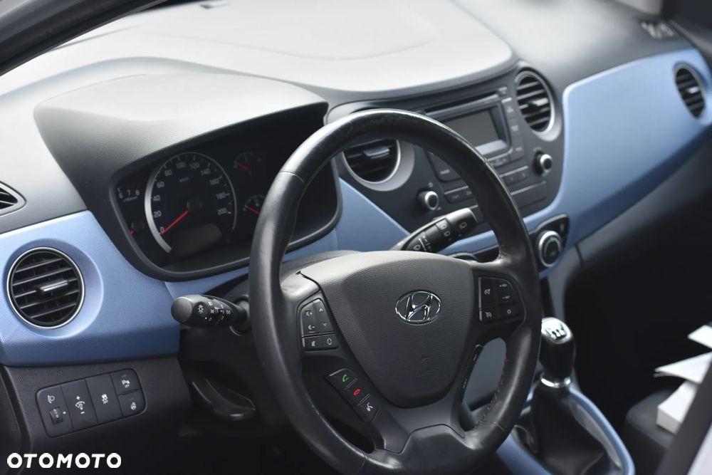 Hyundai i10 1.0 Fifa World Cup Edition - 5