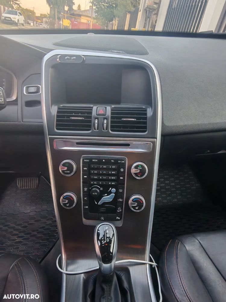 Volvo XC 60 D5 AWD Aut. Summum - 12