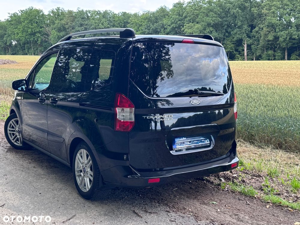 Ford Tourneo Courier - 2