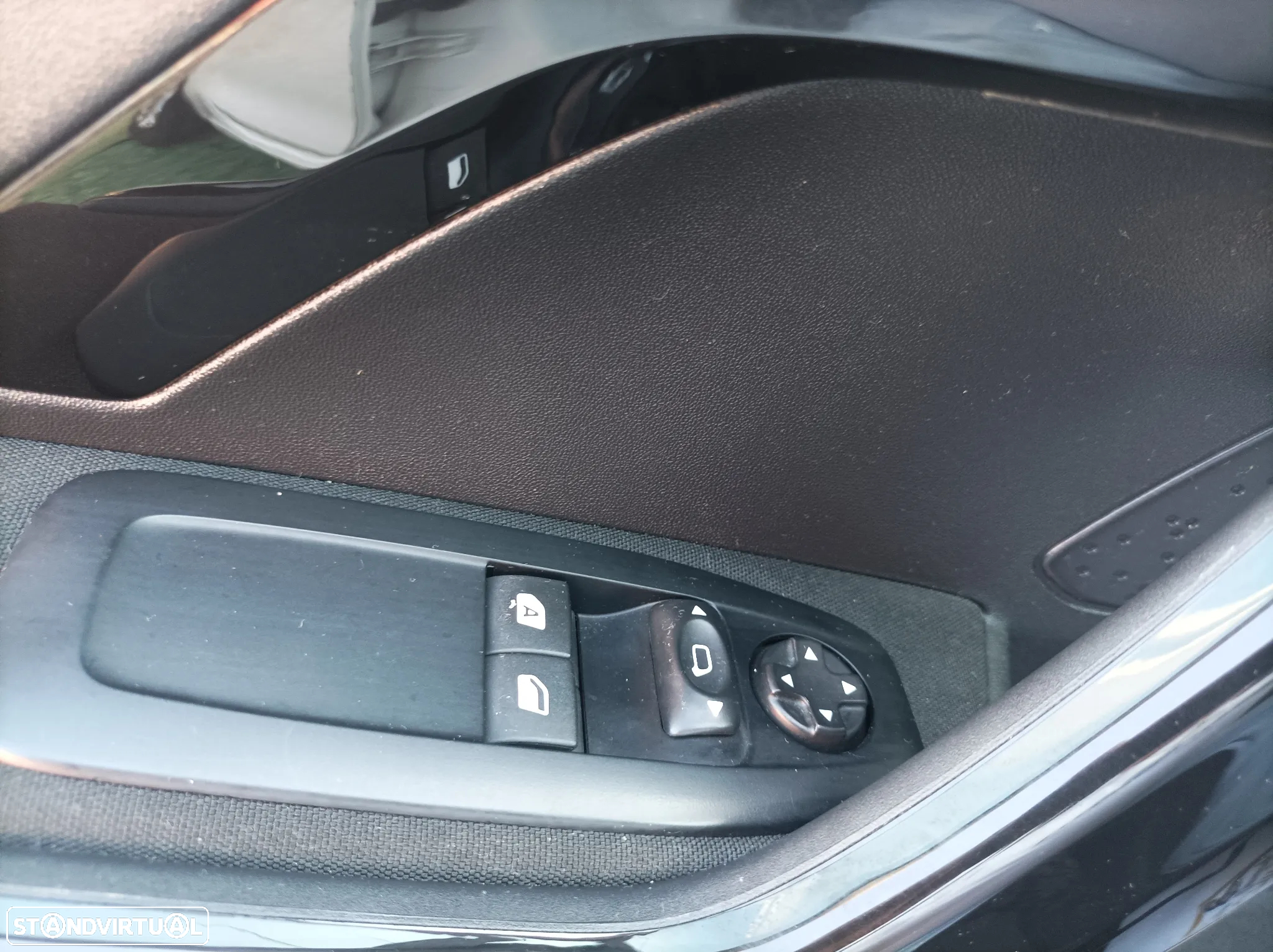 Peugeot 208 1.2 PureTech Style - 29