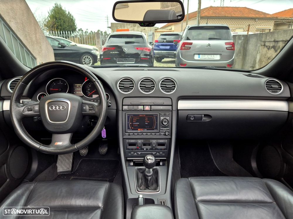 Audi A4 Cabrio 2.0 TDi S-line - 18