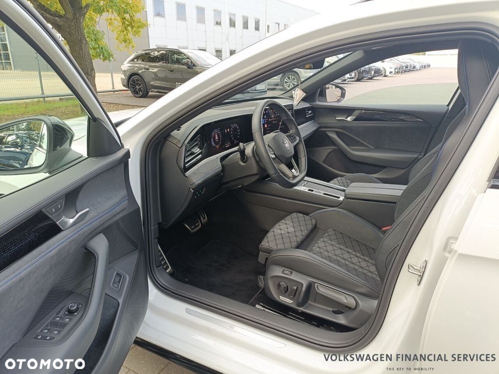 Volkswagen Passat 2.0 TDI SCR 4Mot R-Line DSG - 4