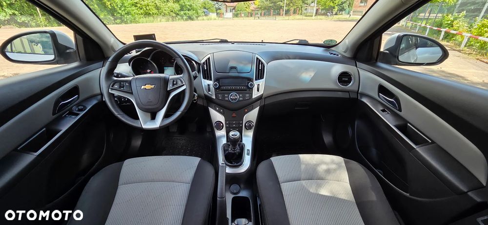 Chevrolet Cruze 1.6 LS - 11