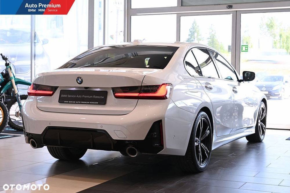 BMW Seria 3 320d xDrive mHEV - 16