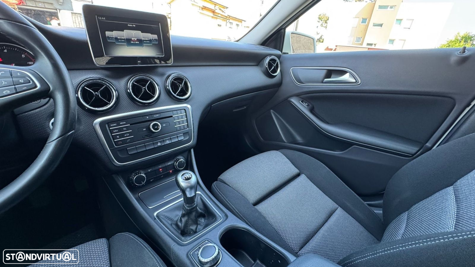 Mercedes-Benz A 180 CDI (BlueEFFICIENCY) Urban - 15
