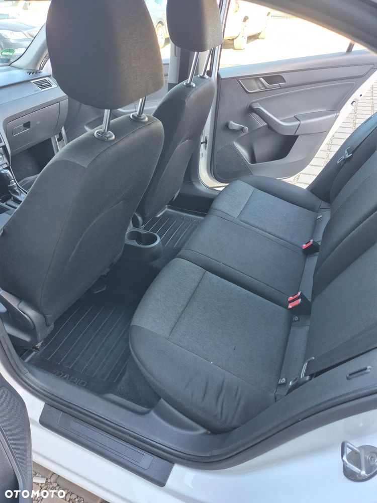 Skoda RAPID 1.2 TSI Active Max DSG - 7