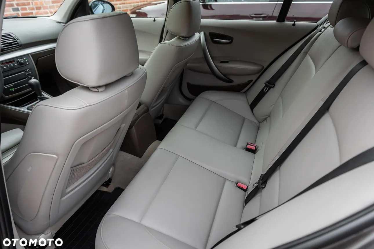 BMW Seria 1 120d - 22