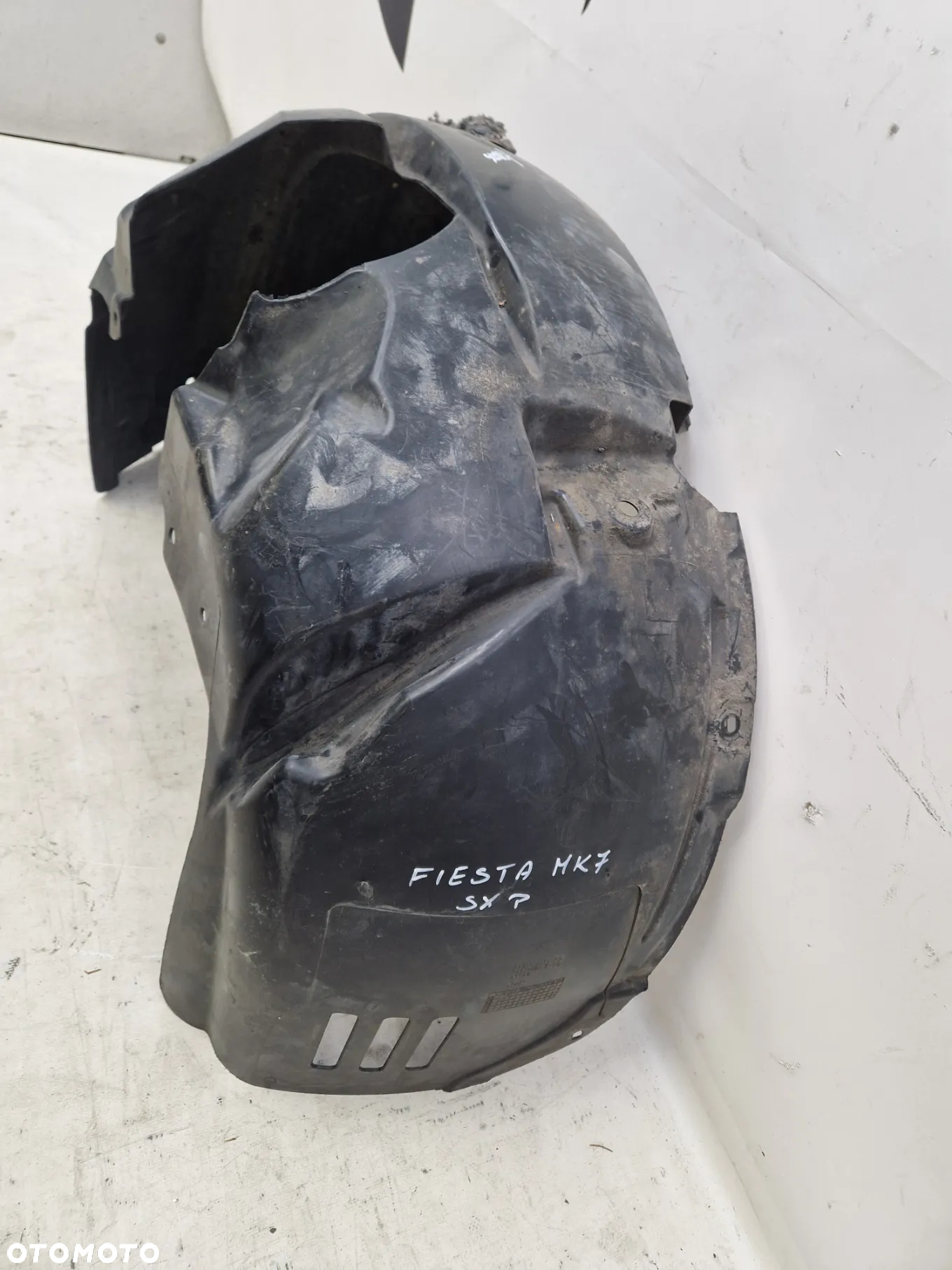 Nadkole przód przednie lewe Ford Fiesta MK7 - 2