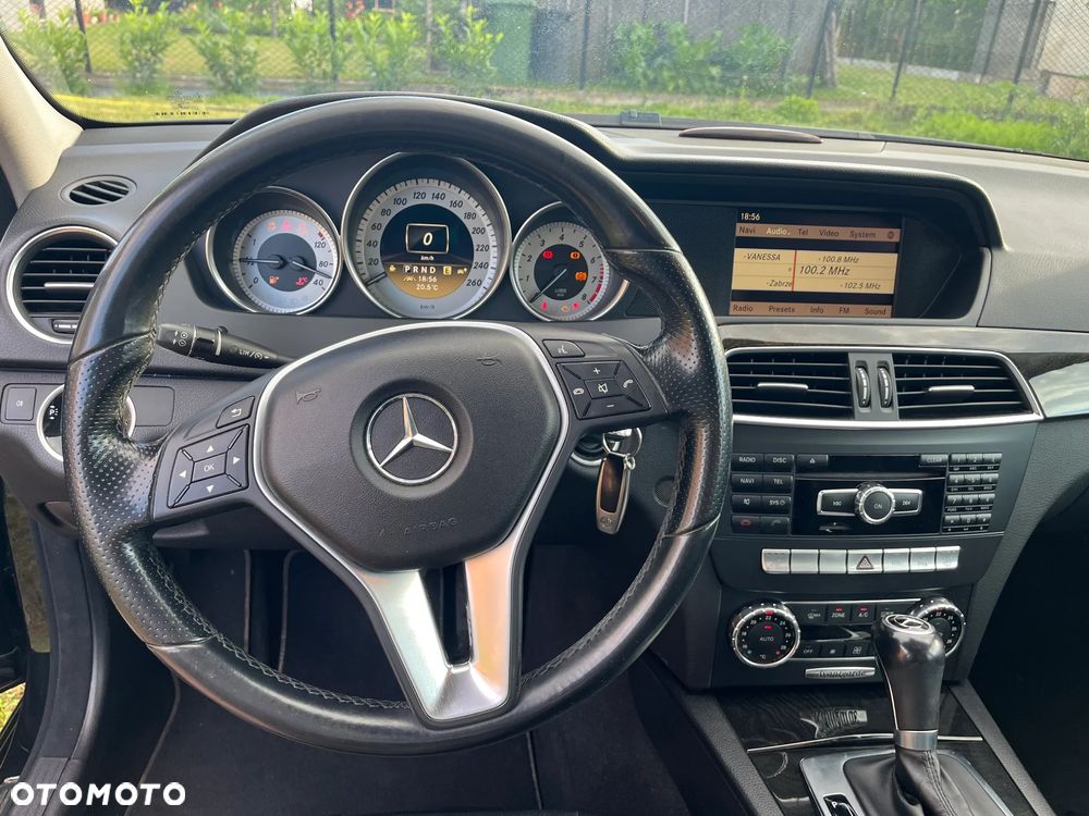 Mercedes-Benz Klasa C 250 CGI BlueEff Avantgarde - 14