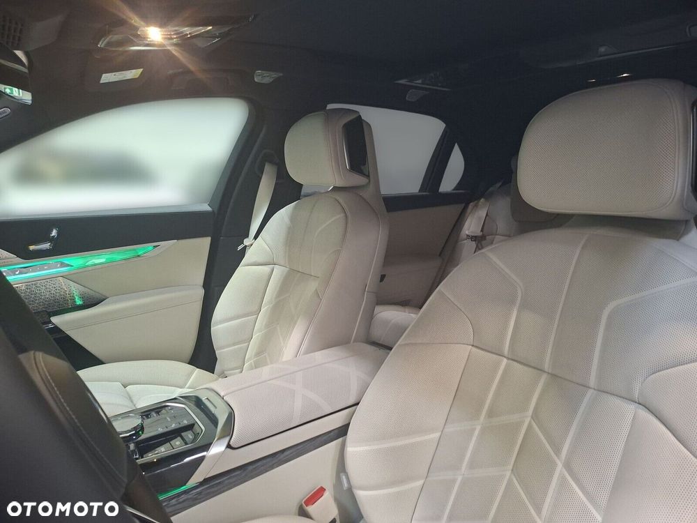 BMW Seria 7 - 13