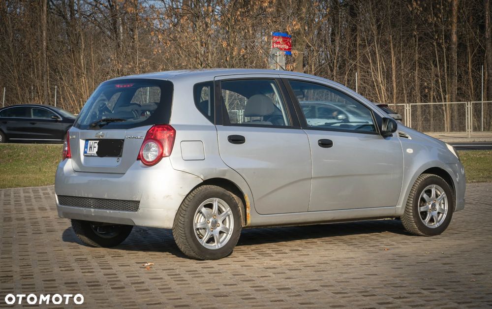 Chevrolet Aveo 1.2 16V Base - 4