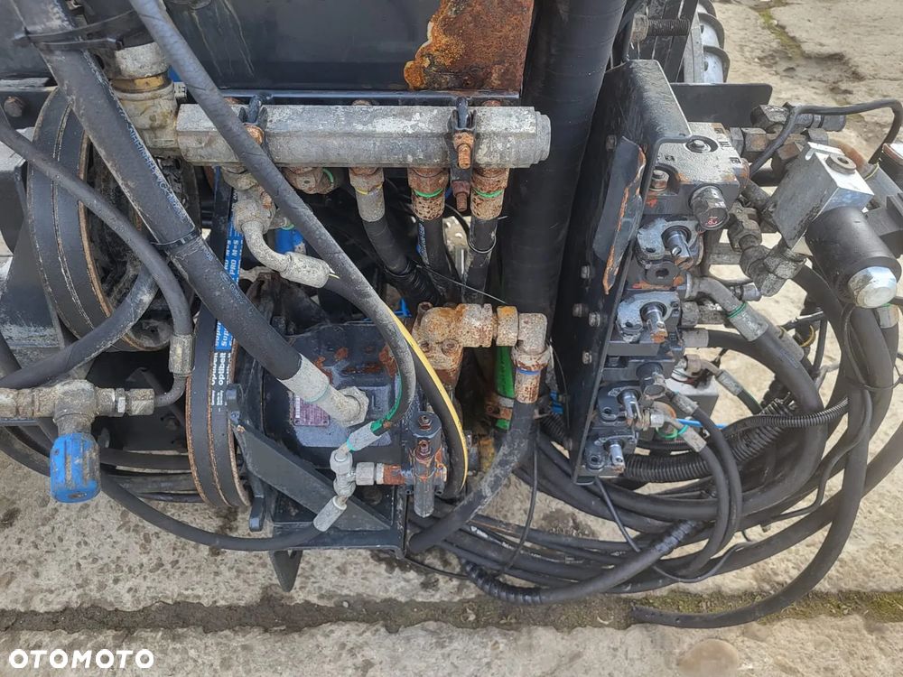 Wentylator z zamiatarki, rozdzielacz, pompy hydrauliczne - 15