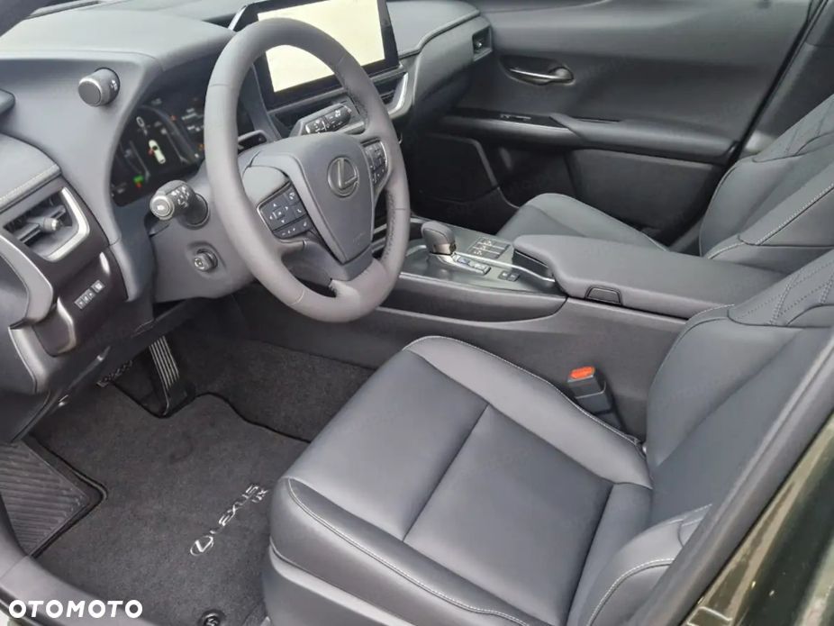 Lexus UX - 8