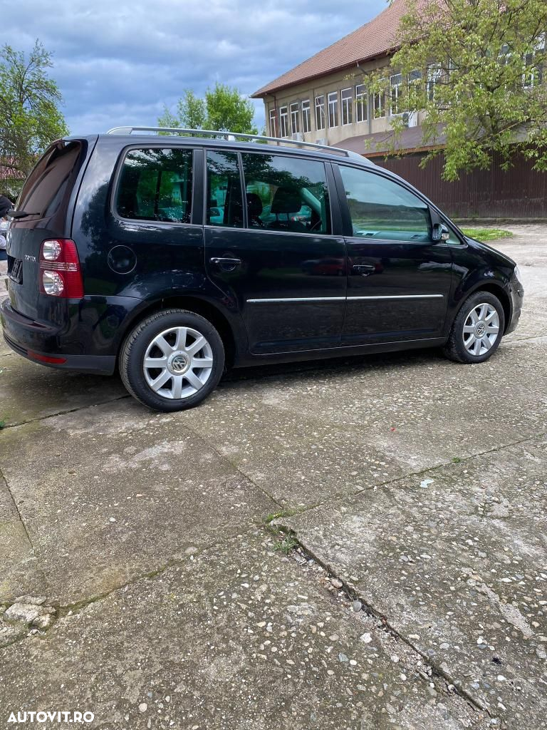 Volkswagen Touran 2.0 TDI DPF Highline - 7
