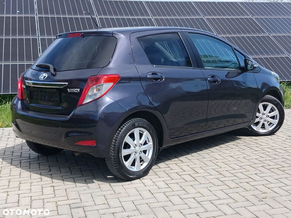Toyota Yaris 1.33 VVT-i Lounge - 3