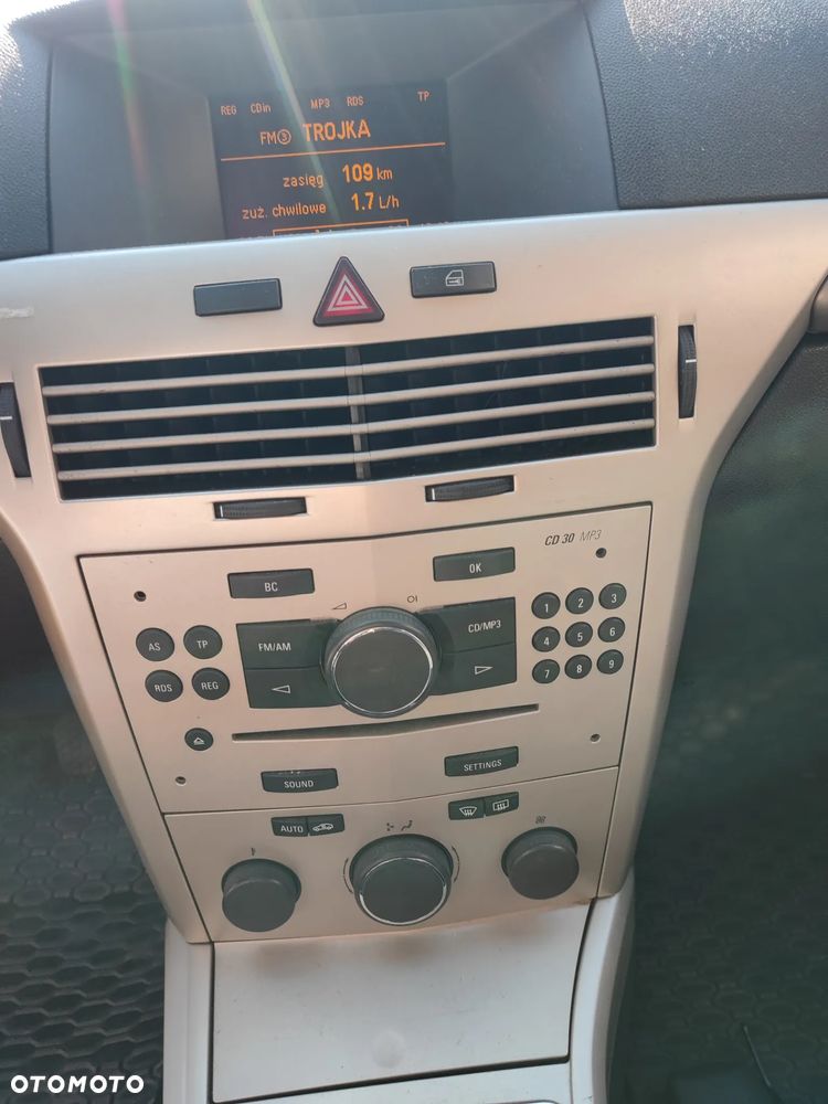 Opel Astra 1.6 Enjoy - 9