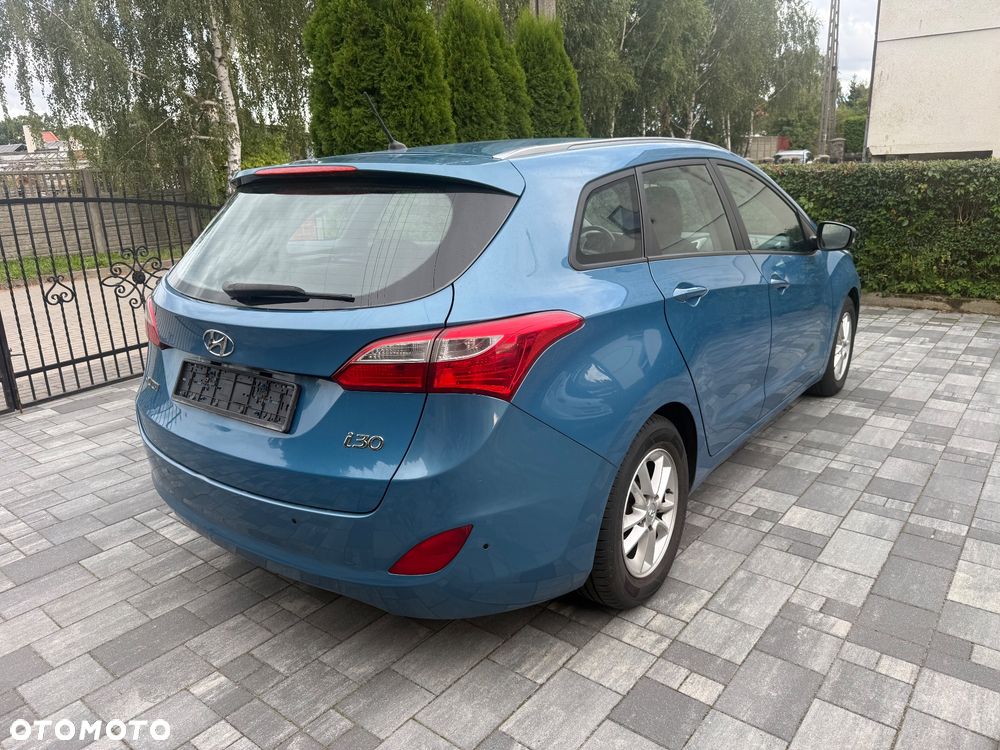 Hyundai i30 blue Kombi 1.6 CRDi YES Gold - 7