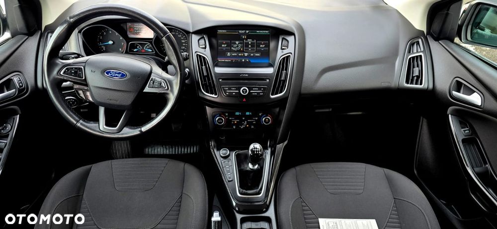 Ford Focus 1.0 EcoBoost Titanium - 30